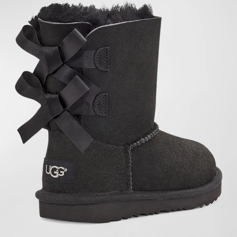UGG Black Boots Bow Back Detail Size 8 Gently Used w/ Box